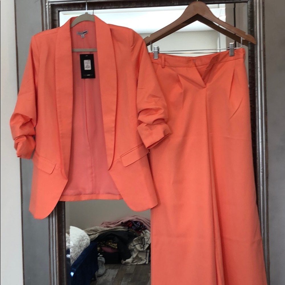 Fashionnova suit set